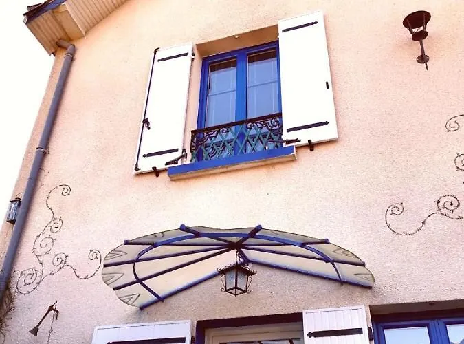 Le Jardin Renard-clos Sur Loir In The Loir&loire Valleys Hébergement de vacances La Chapelle-aux-Choux