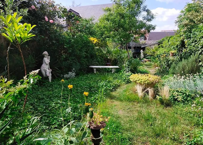 Hébergement de vacances Le Jardin Renard-clos Sur Loir In The Loir&loire Valleys La Chapelle-aux-Choux